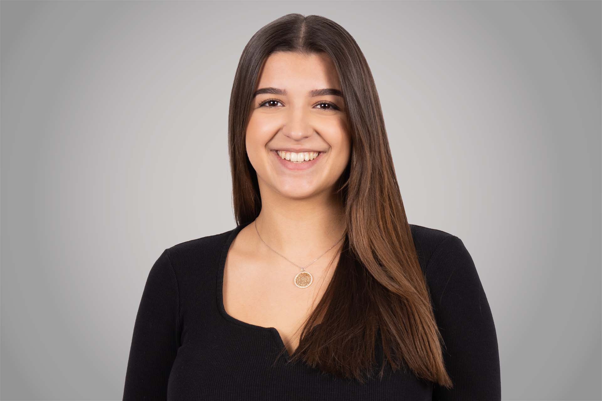 Auszubildende Service Eleni Zoi-Haase