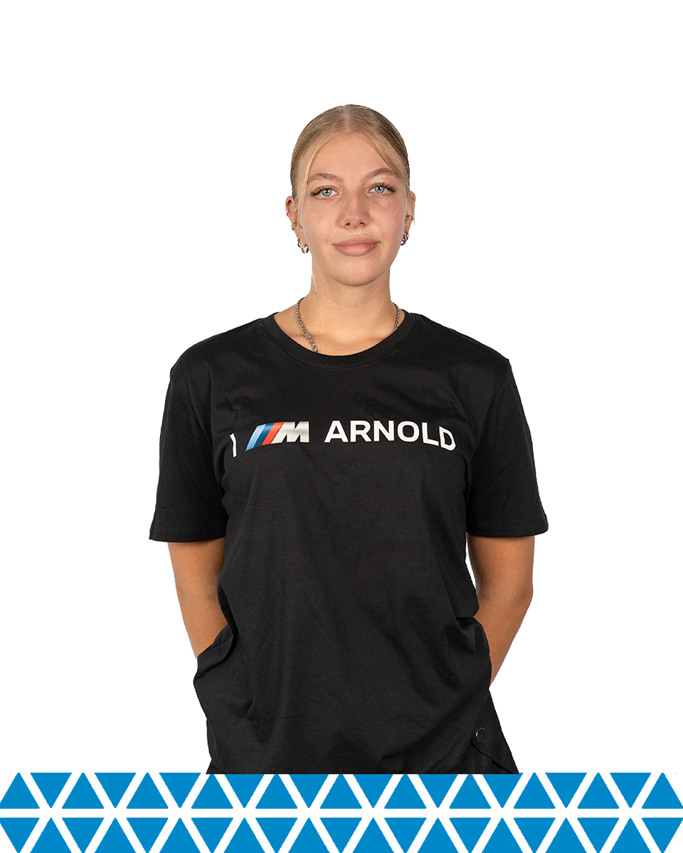 Selina Knöpke Karosserie und Fahrzeugbaumechanikerin Autohaus ARNOLD