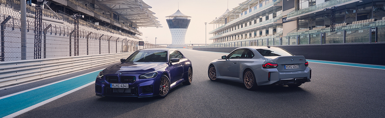 Zwei BMW M2 G87 CS auf der Rennstrecke