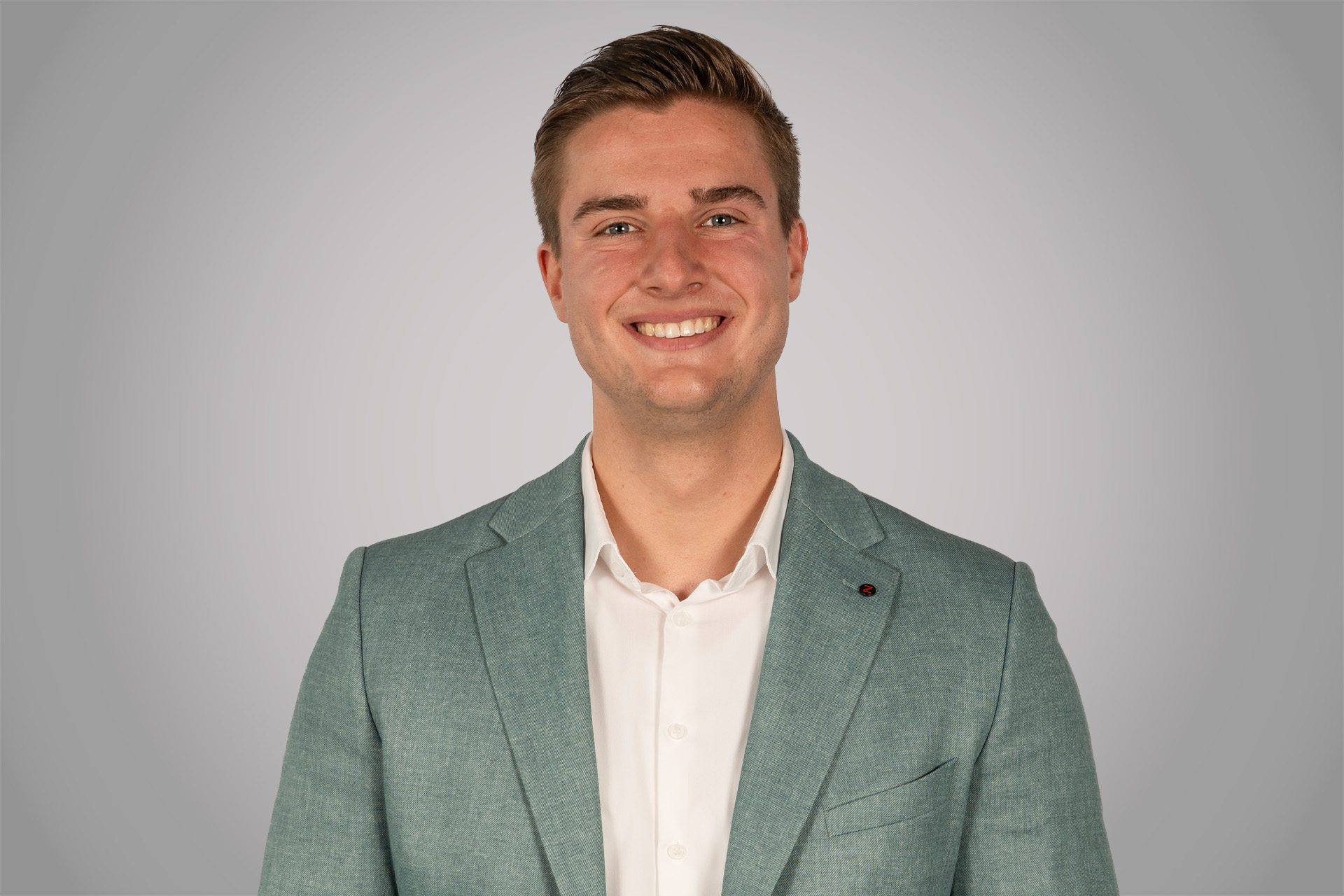 Niklas Berner – Ihr kompetenter Ansprechpartner für den Verkauf neuer BMW Automobile im Autohaus ARNOLD Aschaffenburg. Persönliche Beratung und maßgeschneiderte Angebote für Ihr Traumfahrzeug.