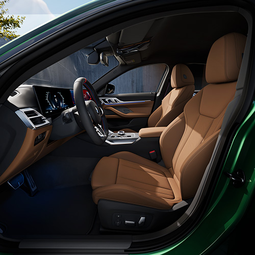 BMW i4 (G26) Gran Coupé Cockpit von der Seite