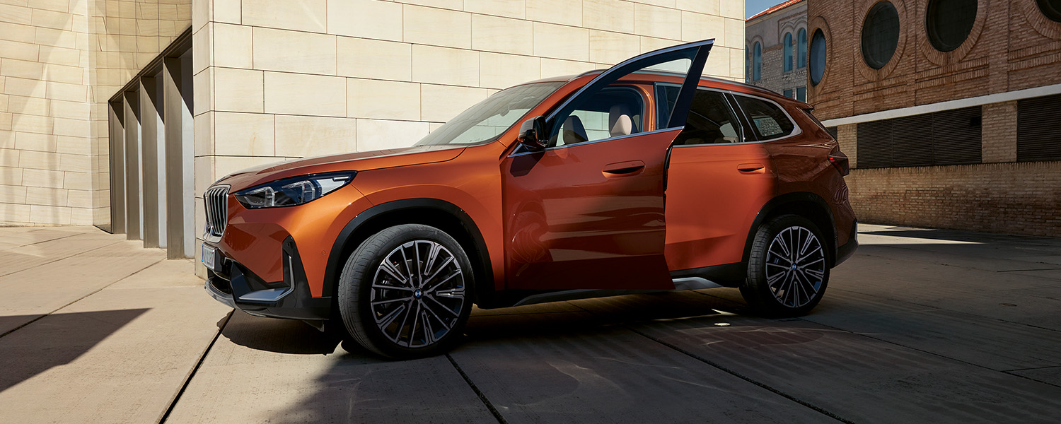 BMW X1 Seitenansicht, Fahrertür geöffnet