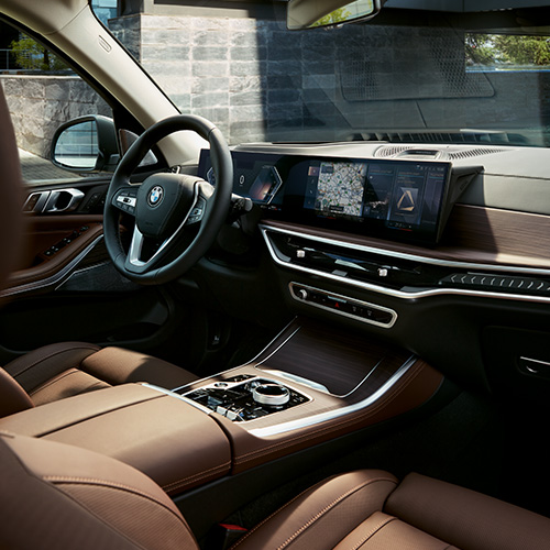 X5 G05 in blau, Cockpit