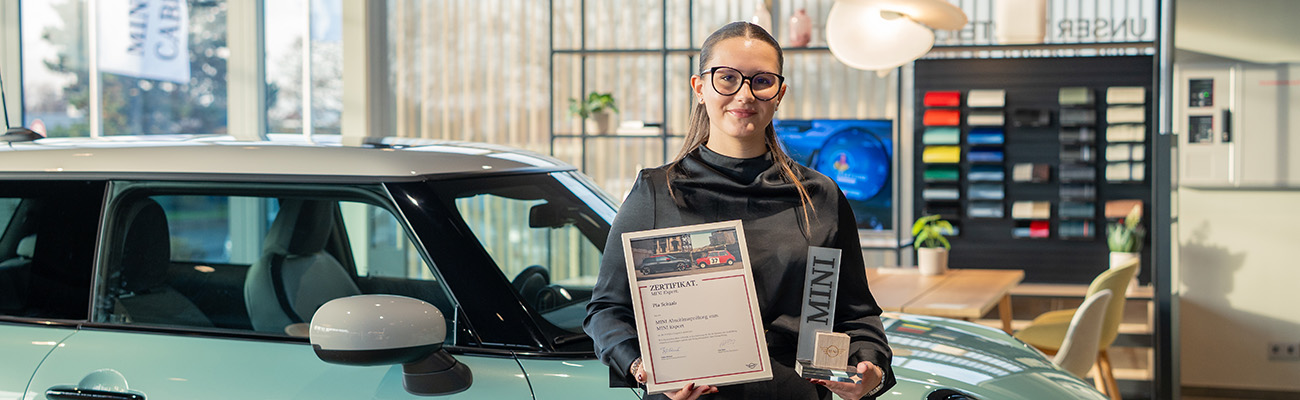 BMW Autohaus ARNOLD, Pia Schaab erhält MINI Expert Status