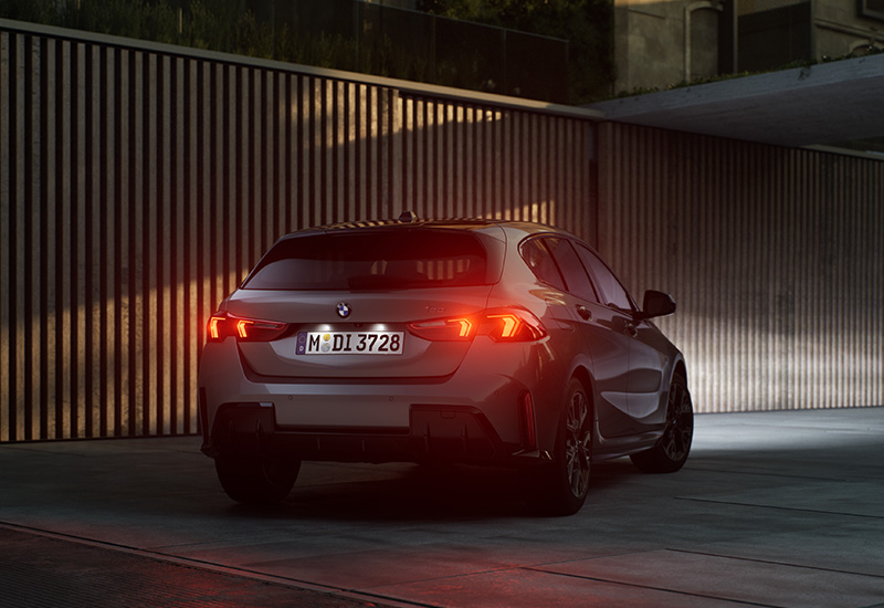 BMW 1er F70 aktuelles Modell, von hinten, Rücklicht, Bremslicht