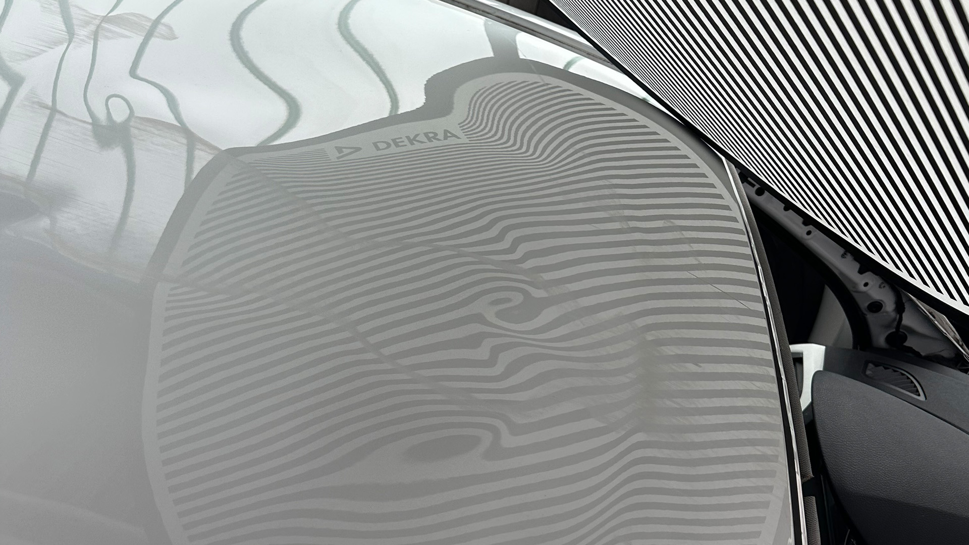 BMW Karosserie Werkstatt, Dellenprüfung nach DEKRA