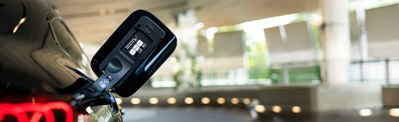 BMW HVO100, E-Fuel, Tankdeckel geöffnet