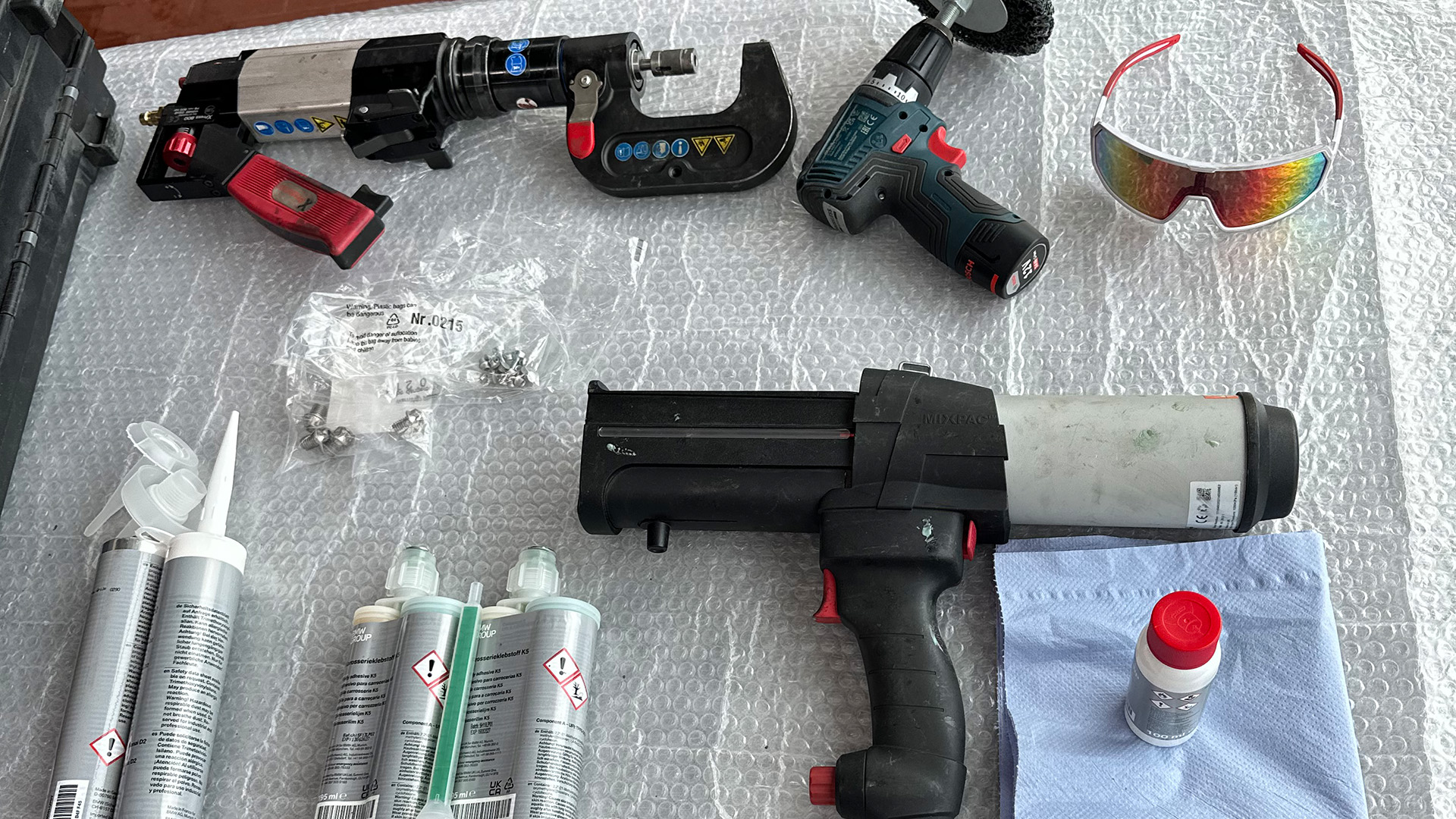 BMW Karosserie Werkstatt, Werkzeuge für die Dacherneuerung