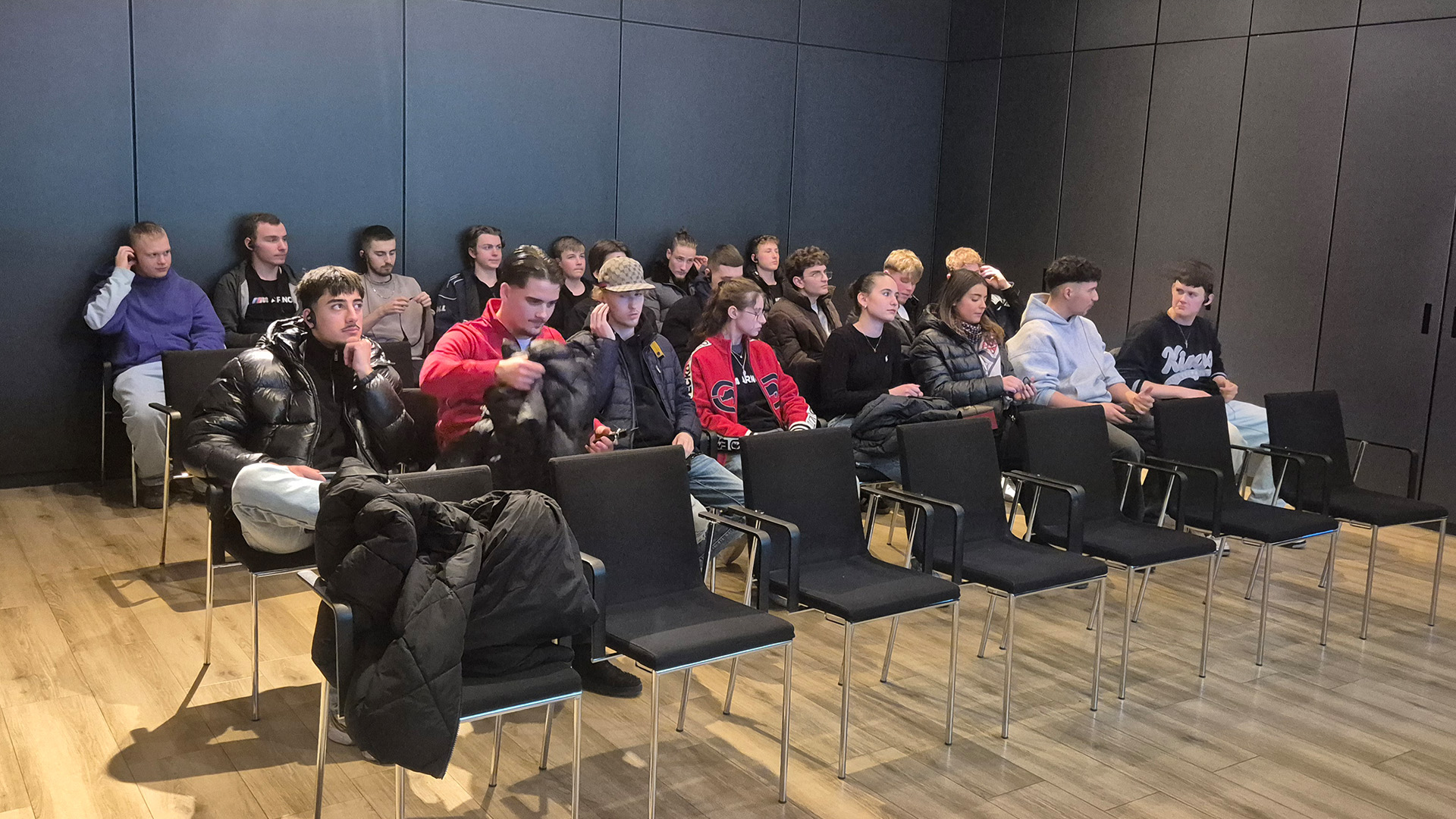 Vortrag im BMW Museum in München, Azubifahrt Autohaus ARNOLD