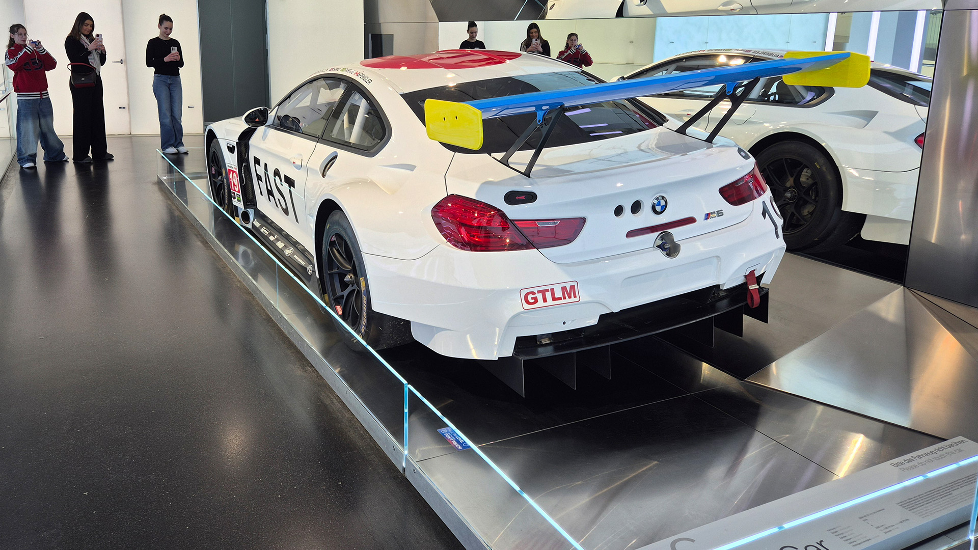 BMW M, Ausstellung im BMW Museum in München, Azubifahrt Autohaus ARNOLD