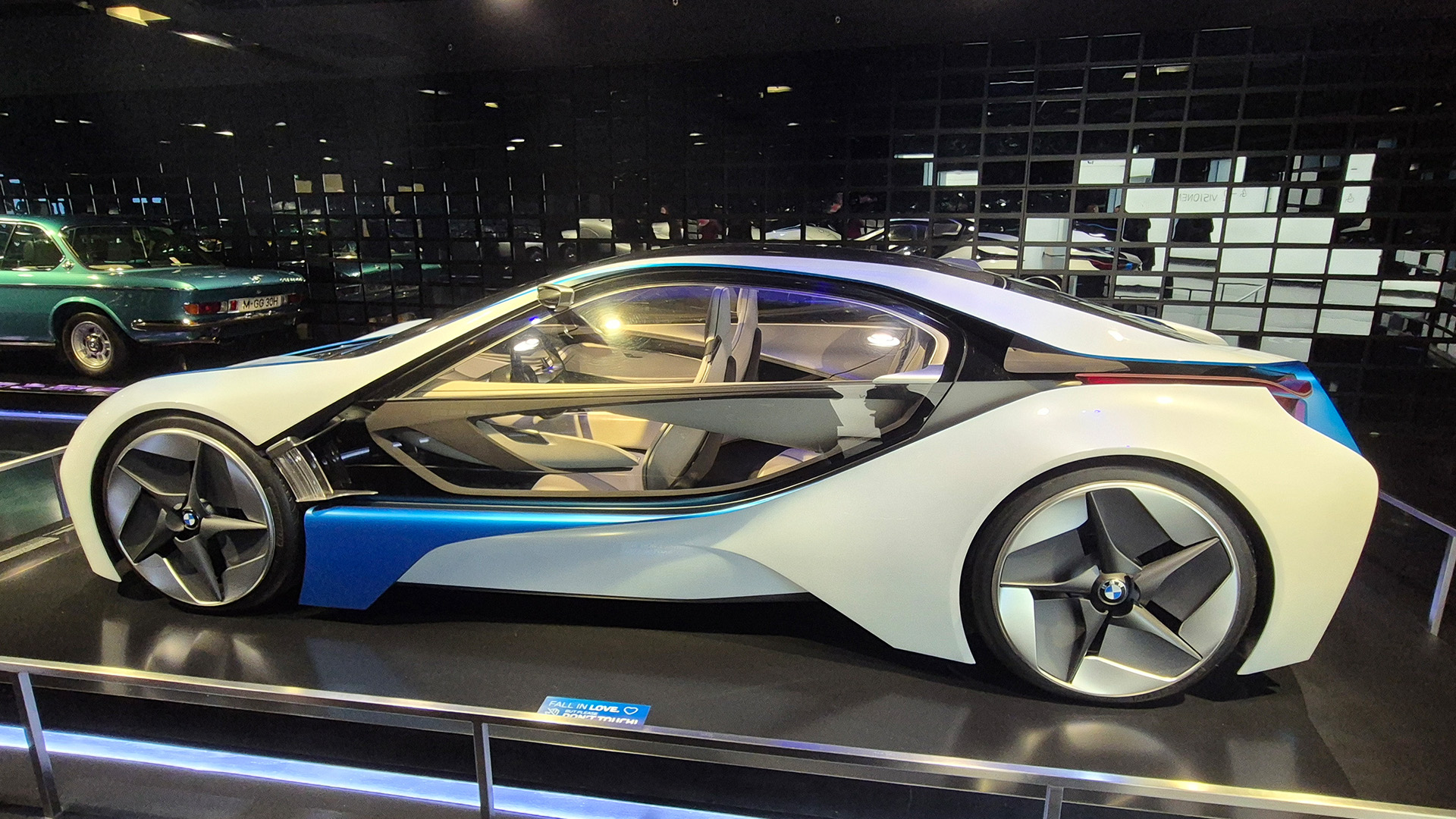 BMW Concept Car, Studie im BMW Museum in München, Azubifahrt Autohaus ARNOLD