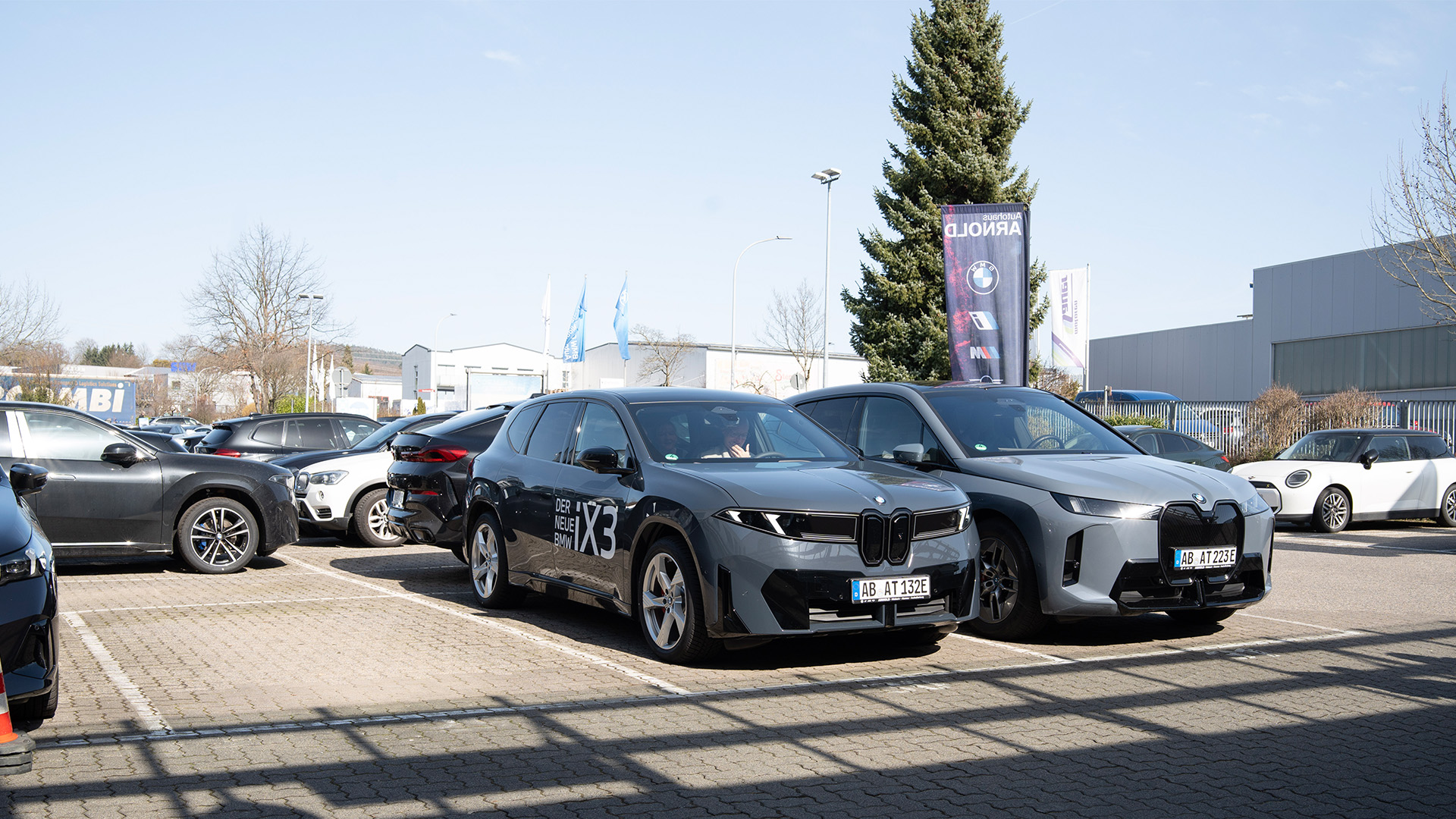BMW iX3 für Probefahrt bereit bei Autohaus ARNOLD