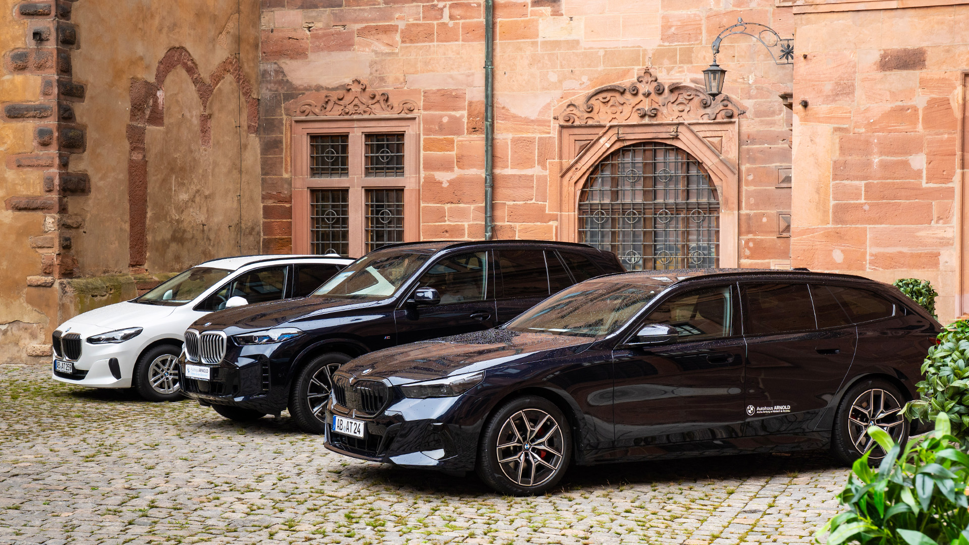 BMW Autohaus ARNOLD auf der Mobilia 26 im Schloss Johannisburg